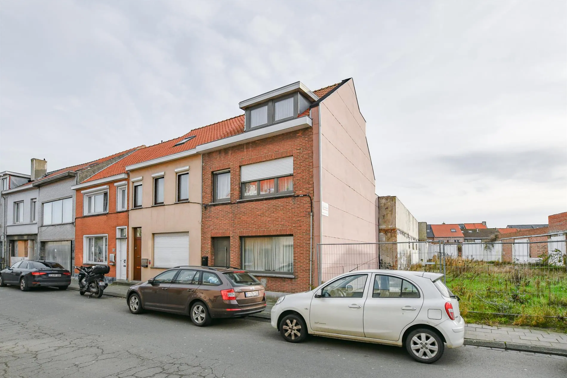 Gerenoveerde woning te Bredene-Dorp met ruime tuin