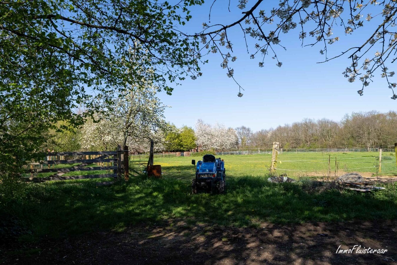 Uniek gelegen ruime vierkantshoeve op ca. 4,2 ha te Aarschot (Vlaams-Brabant) 