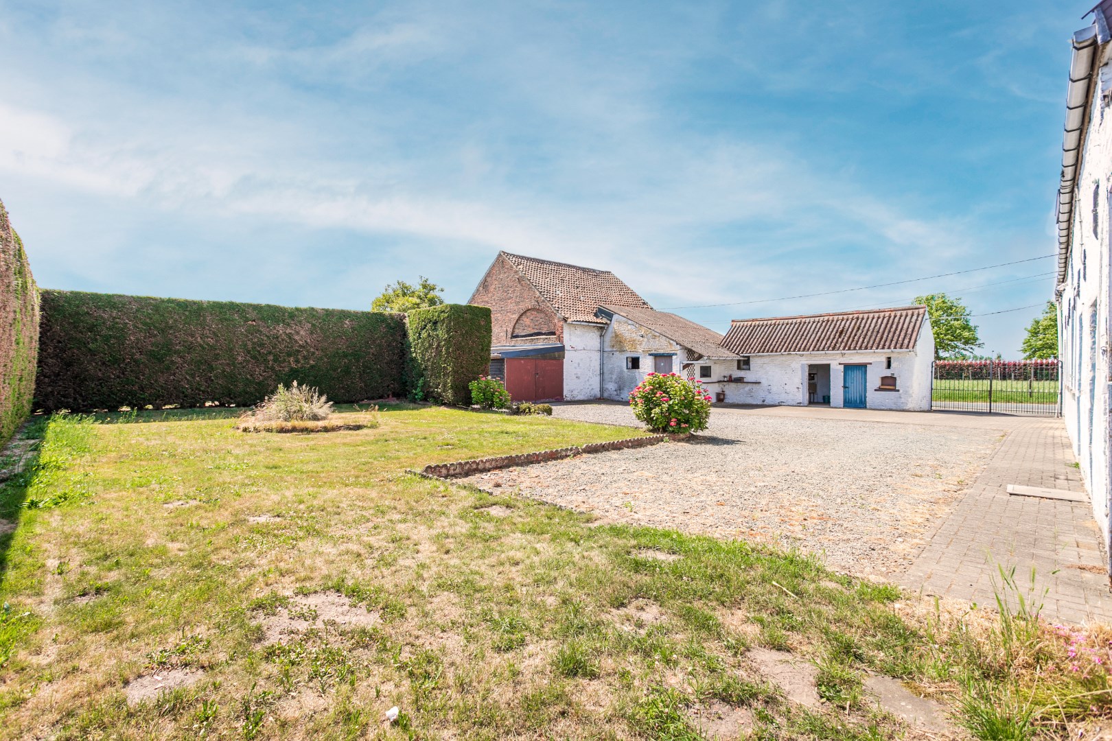 Maison &#224; r&#233;nover avec 3 chambres, entrep&#244;t et prairie sur 59a dans le cadre verdoyant de Pepingen. 