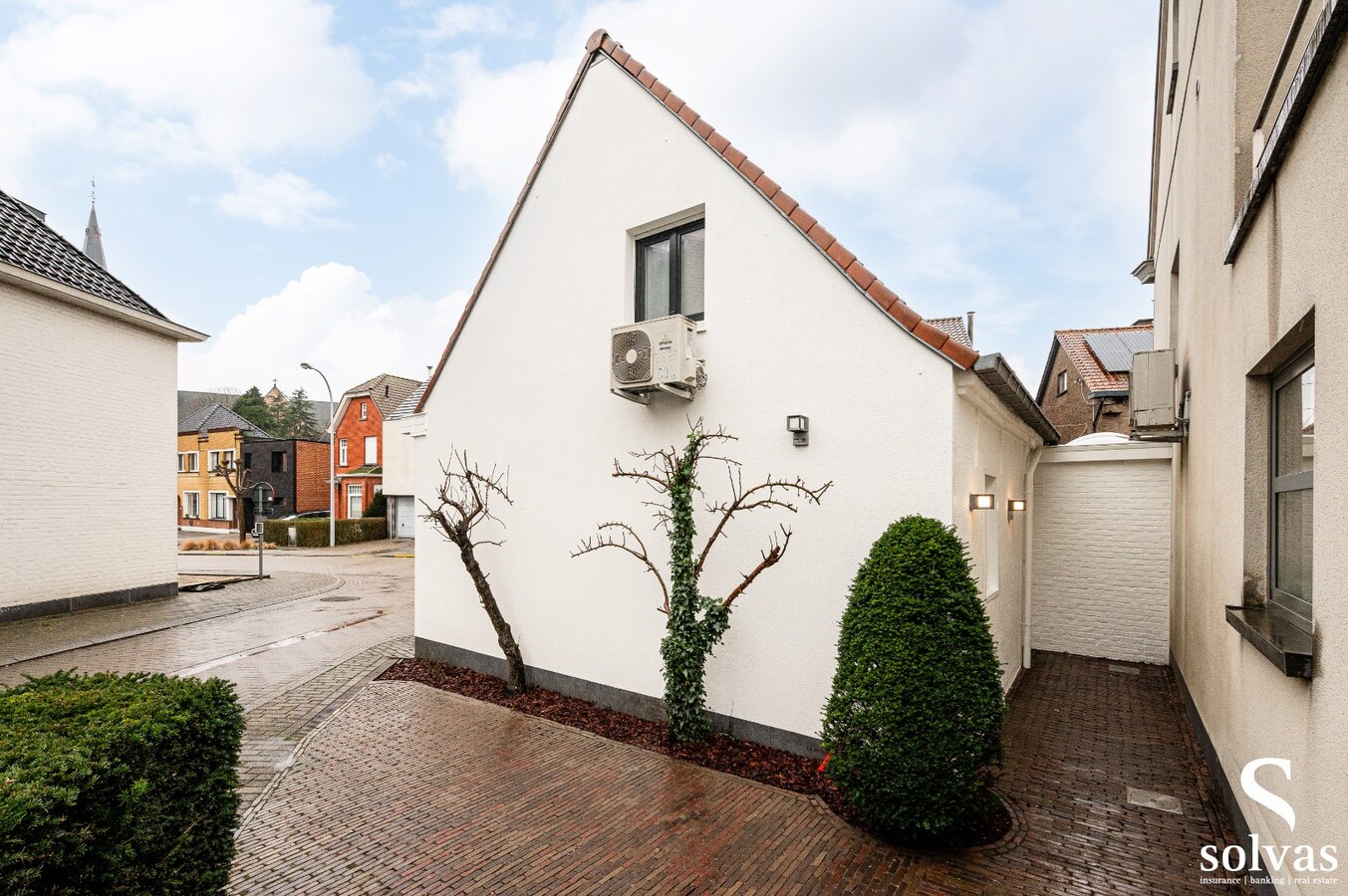 Stijlvol gerenoveerde woning in het centrum van Knesselare 