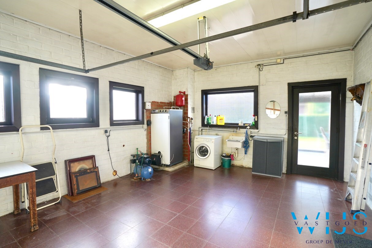 Zeer goed onderhouden woonhuis op 1.165m&#178; te ERTVELDE ! 
