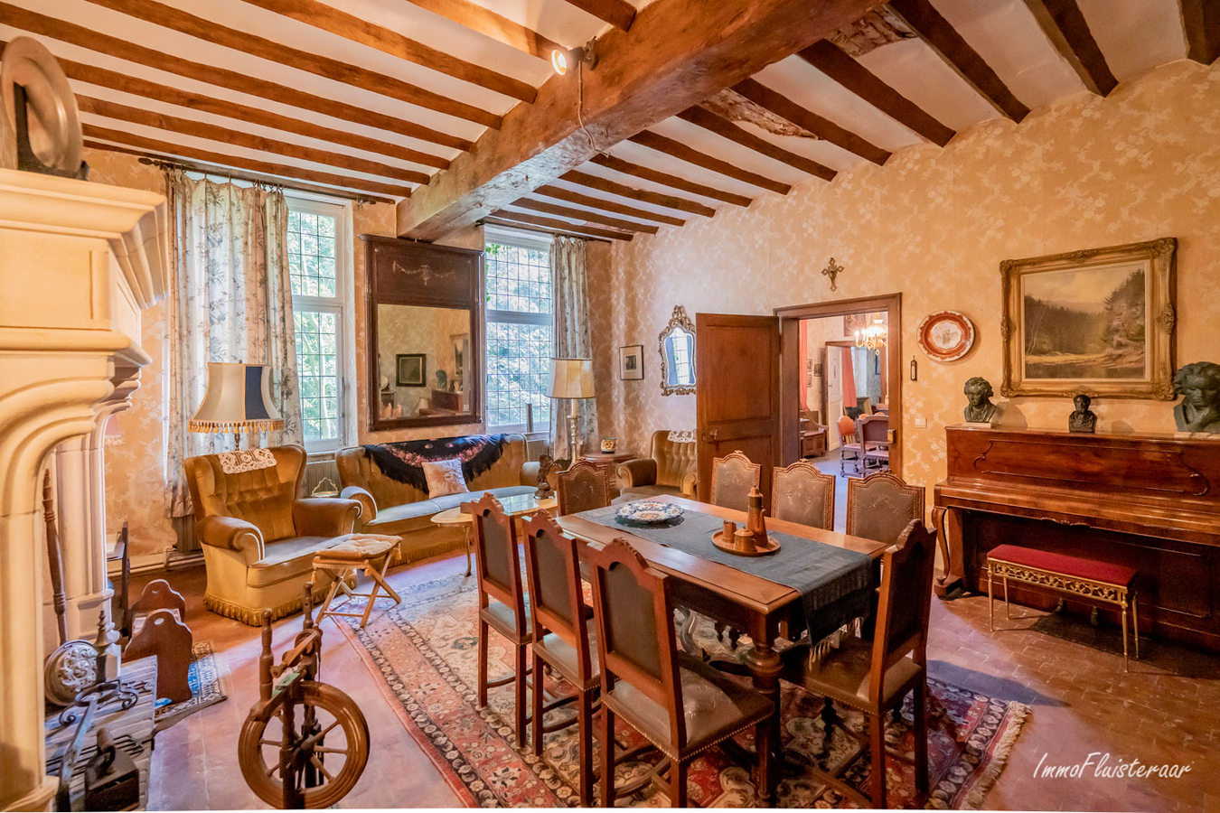 Ferme historique de caract&#232;re &#224; r&#233;nover avec &#233;curies, cour, ruelle et prairie sur env. 1.36ha &#224; Rebecq (Brabant wallon) 