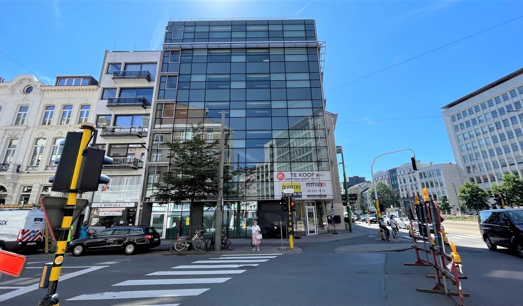 Lichtrijke kantoren aan Stadspark in Antwerpen te koop