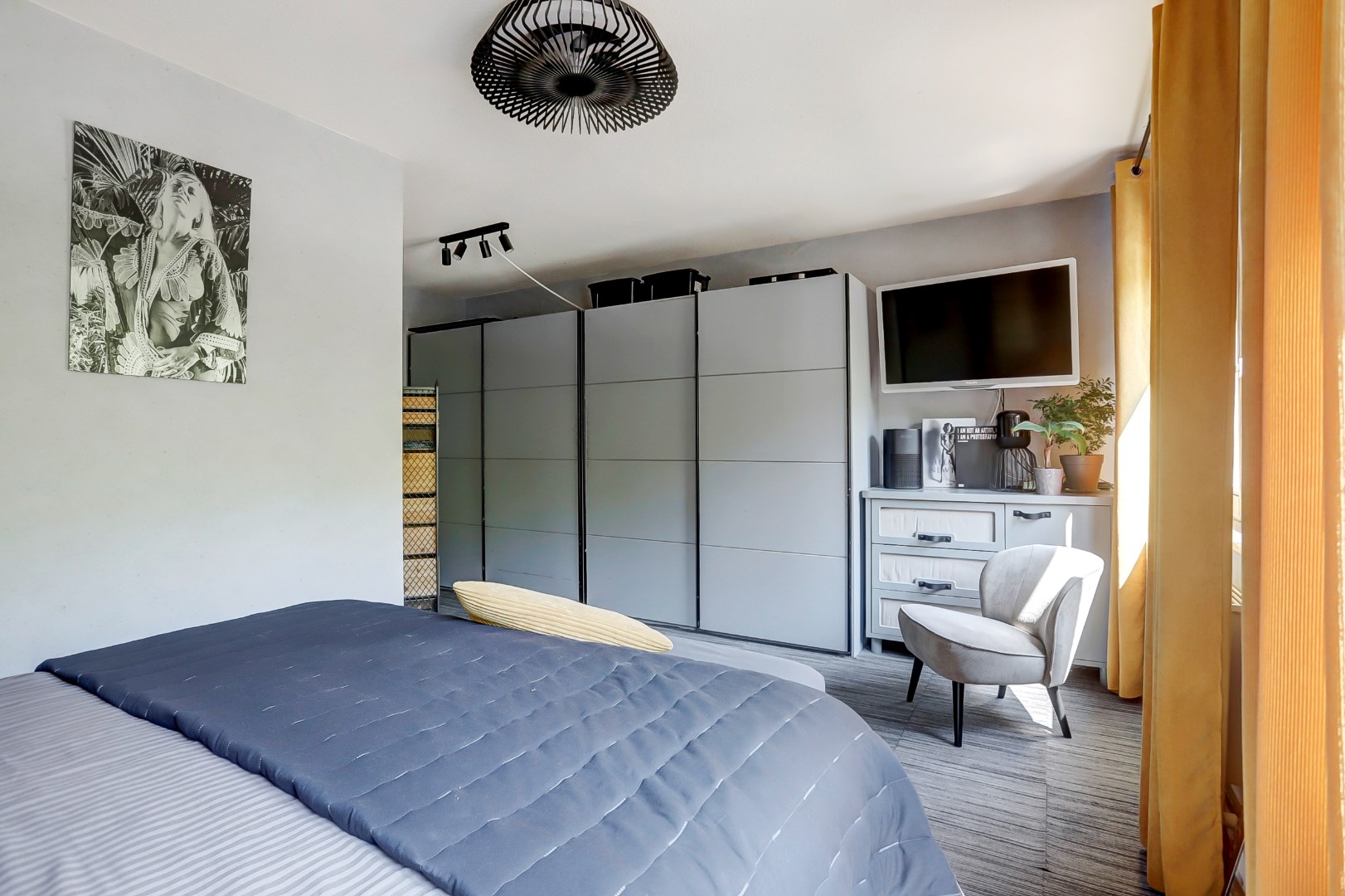 Licht, ruimte en luxe onder &#233;&#233;n dak – ideaal gezinshuis met 3 slaapkamers, moderne keuken, balkon en zonovergoten dakterras! 