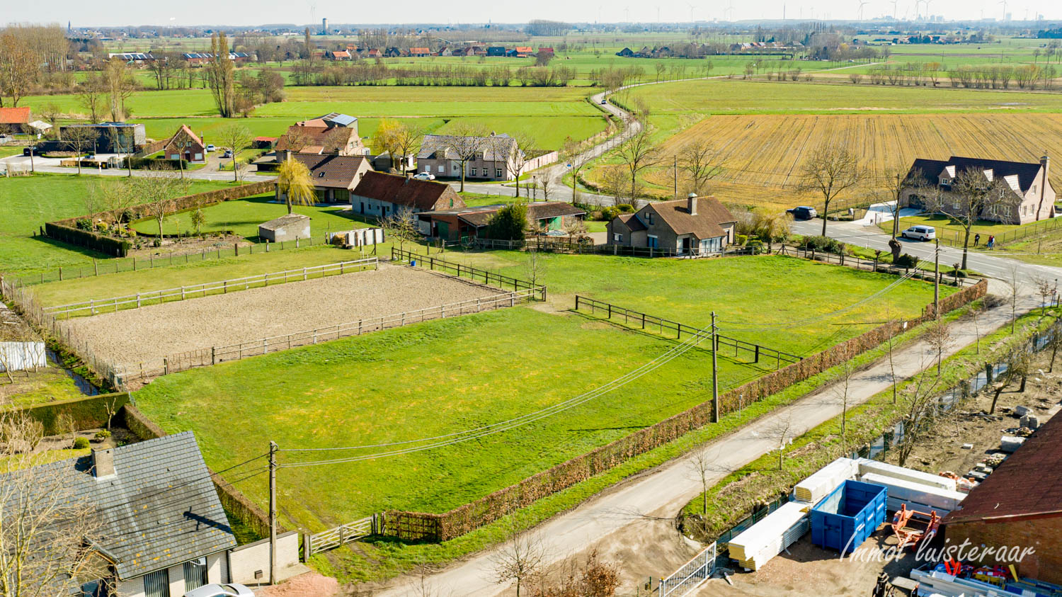 Charmante woning met bijgebouw en aanpalende weides op 7.240m&#178;. 