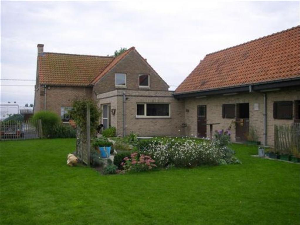 Charmante hoeve op ca. 0,2 Ha te Maldegem 