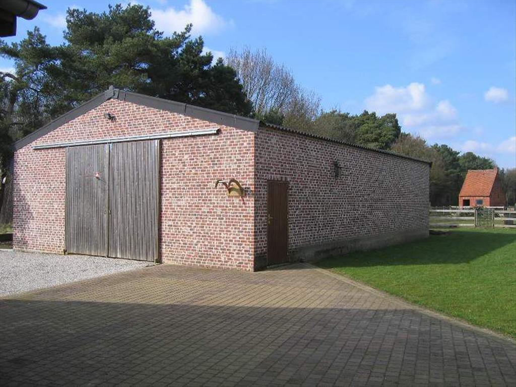 Recent gerenoveerde woning met loods op ca. 3,5 ha 