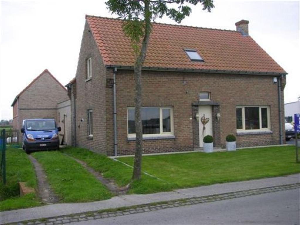 Charmante hoeve op ca. 0,2 Ha te Maldegem 