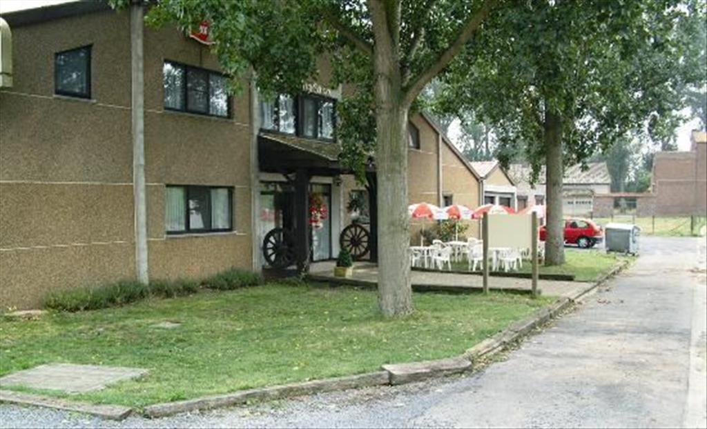 Man&#232;ge Crisil Riding School 