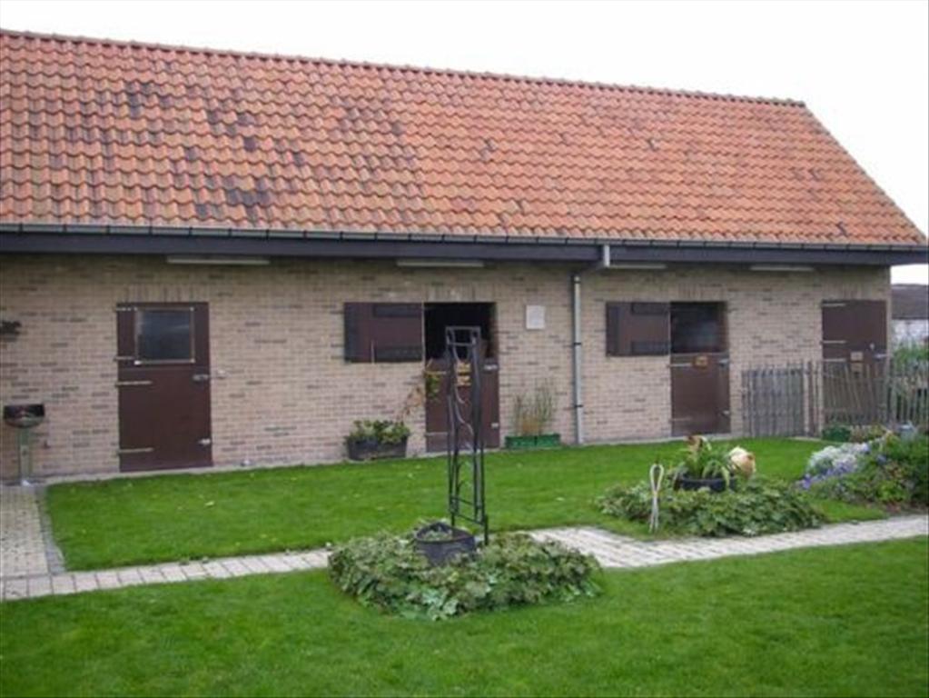 Charmante hoeve op ca. 0,2 Ha te Maldegem 